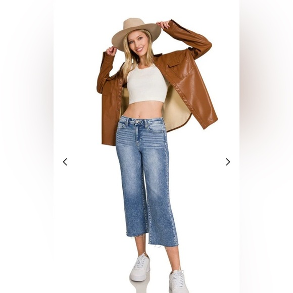 Capri Jeans by Zenana size 28 Hallen Raw Hem Cropped - Picture 3 of 7